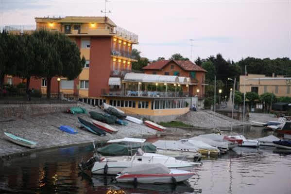 Hotel Capri Lesa Exteriér fotografie