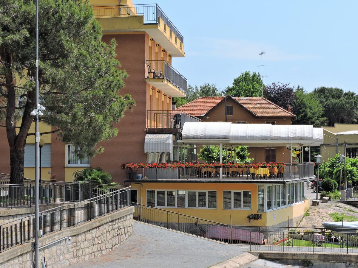 Hotel Capri Lesa Exteriér fotografie